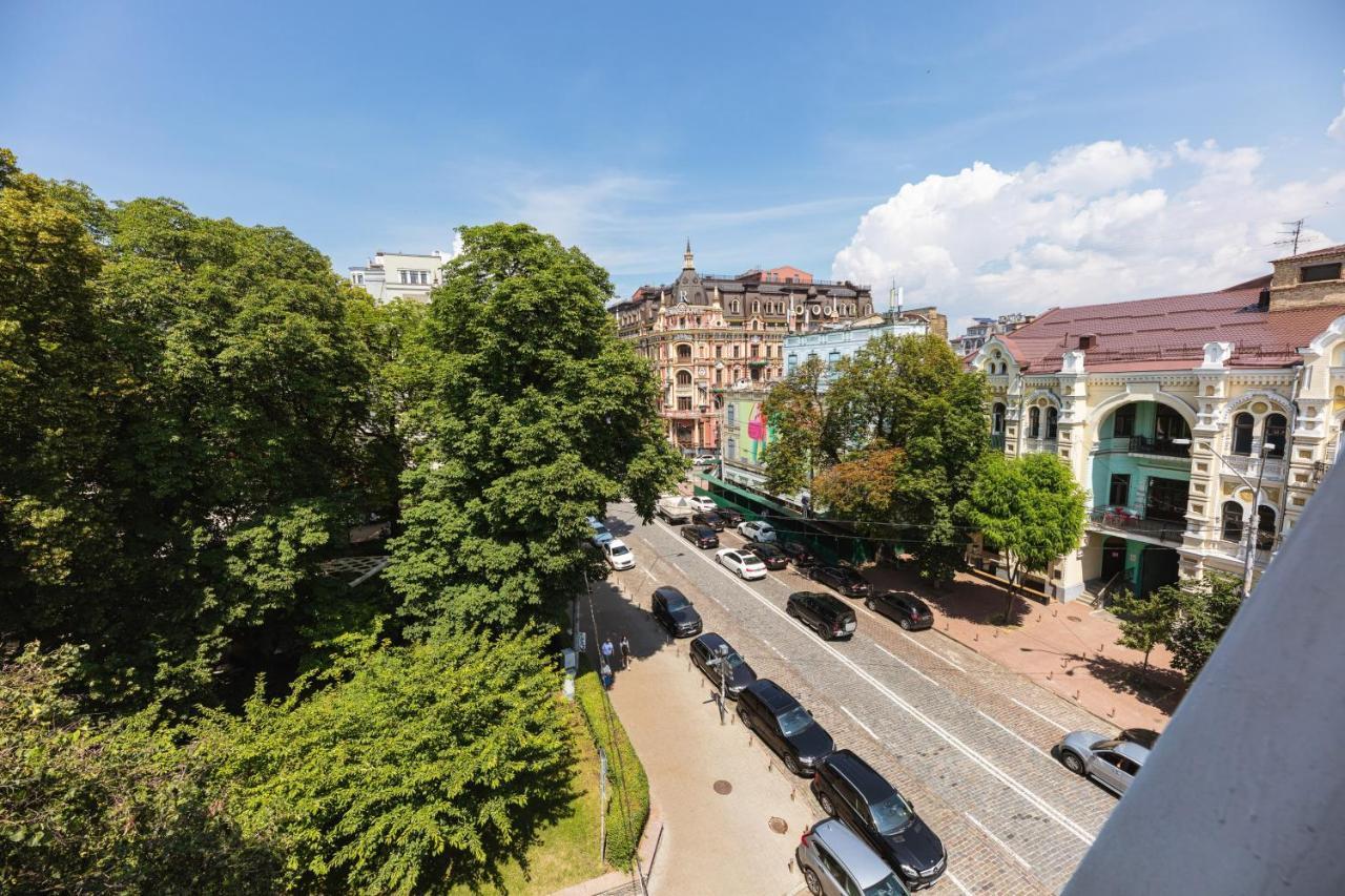 Guest House "Golden Gate 911 " Kyiv Exterior photo