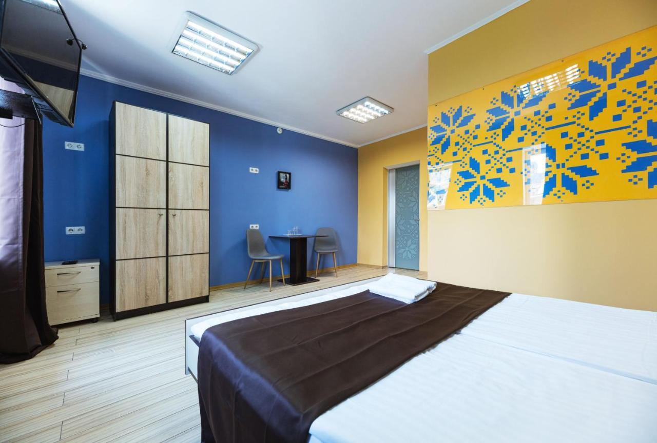 Guest House "Golden Gate 911 " Kyiv Exterior photo
