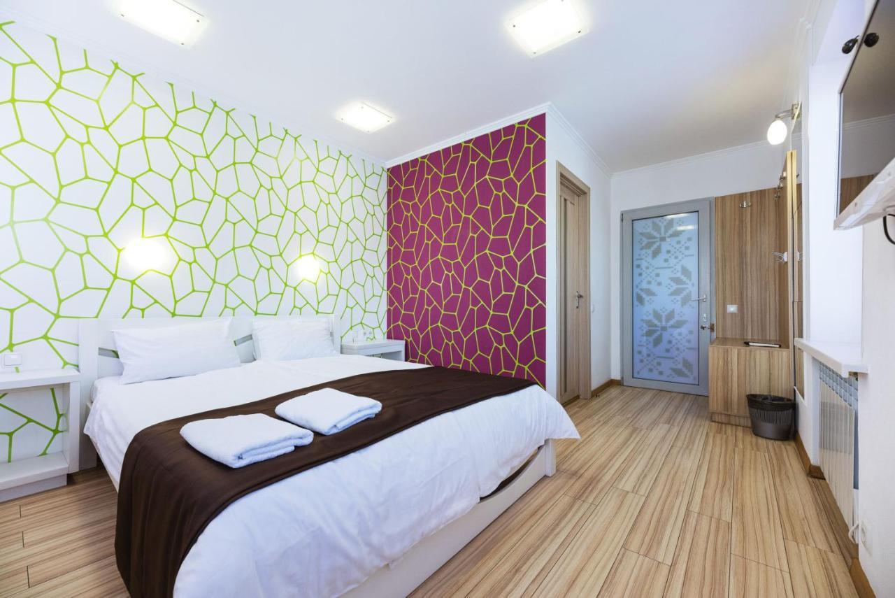 Guest House "Golden Gate 911 " Kyiv Exterior photo