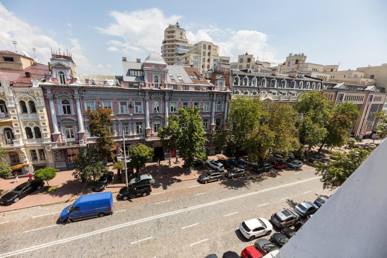 Guest House "Golden Gate 911 " Kyiv Exterior photo