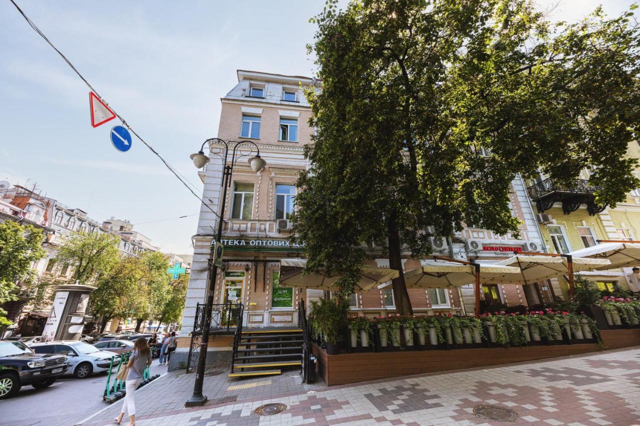 Guest House "Golden Gate 911 " Kyiv Exterior photo