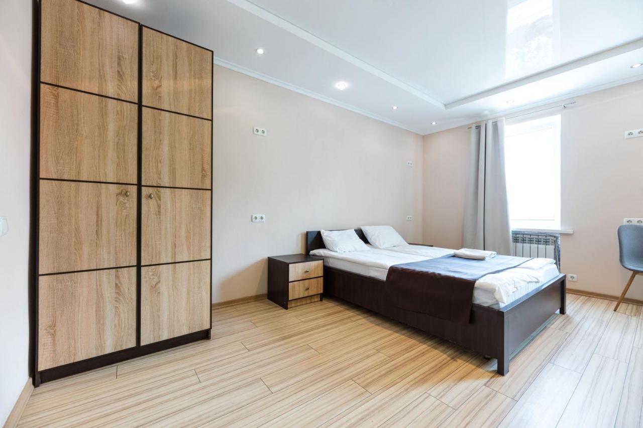 Guest House "Golden Gate 911 " Kyiv Exterior photo