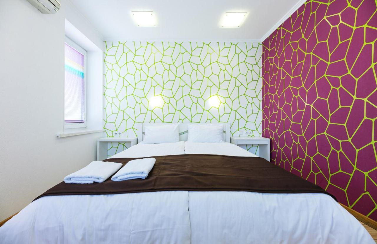 Guest House "Golden Gate 911 " Kyiv Exterior photo