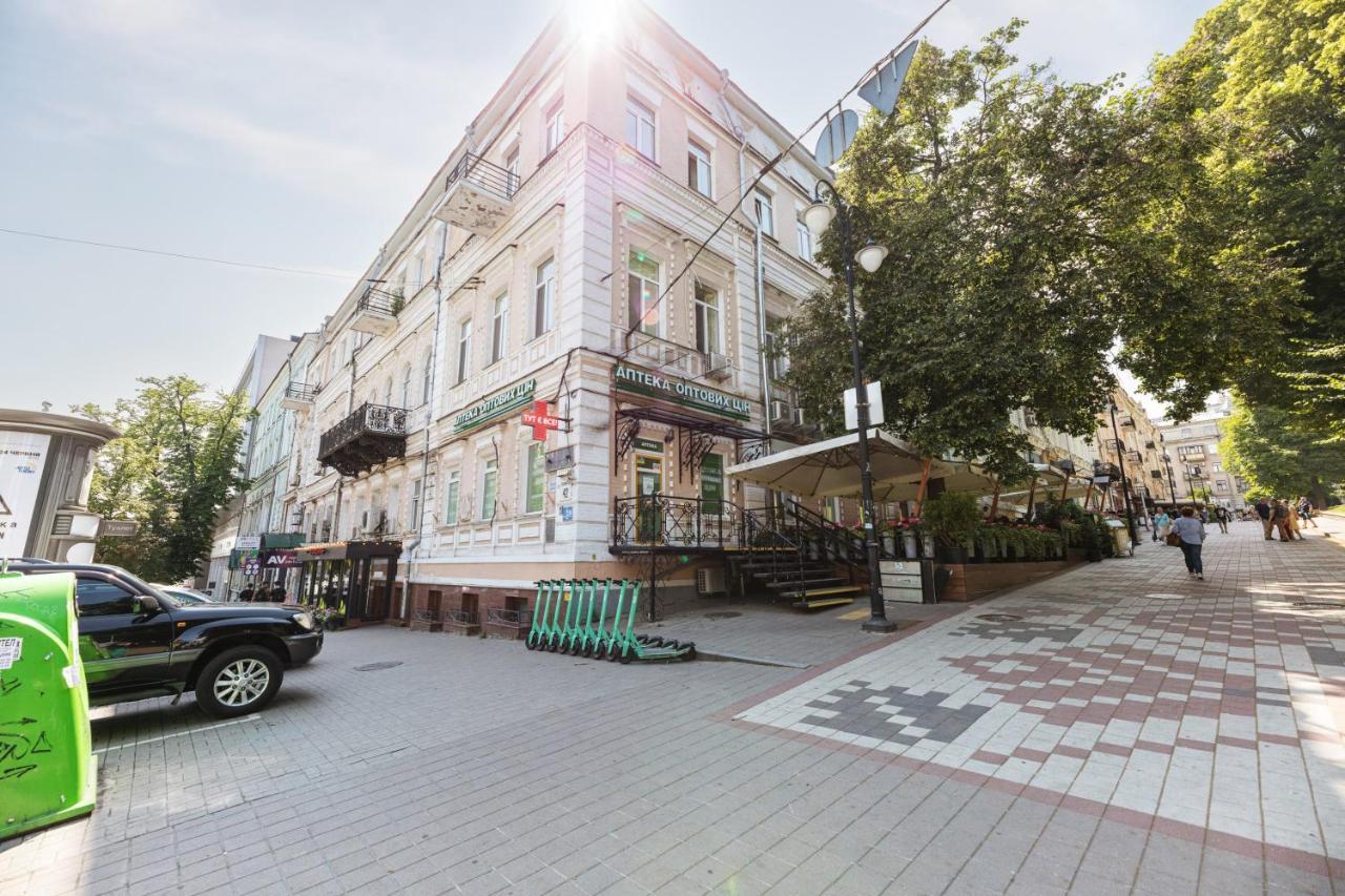 Guest House "Golden Gate 911 " Kyiv Exterior photo