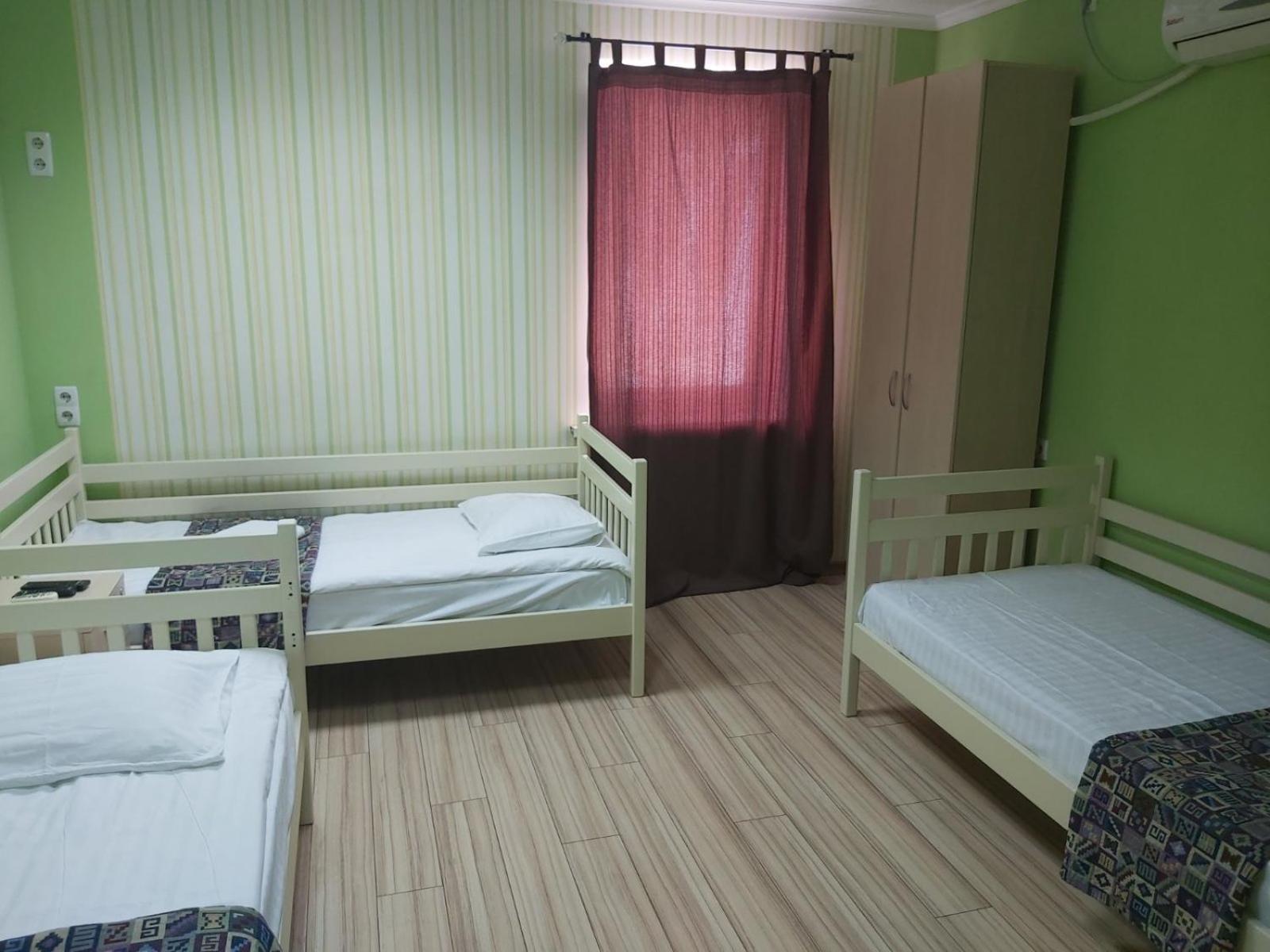 Guest House "Golden Gate 911 " Kyiv Exterior photo