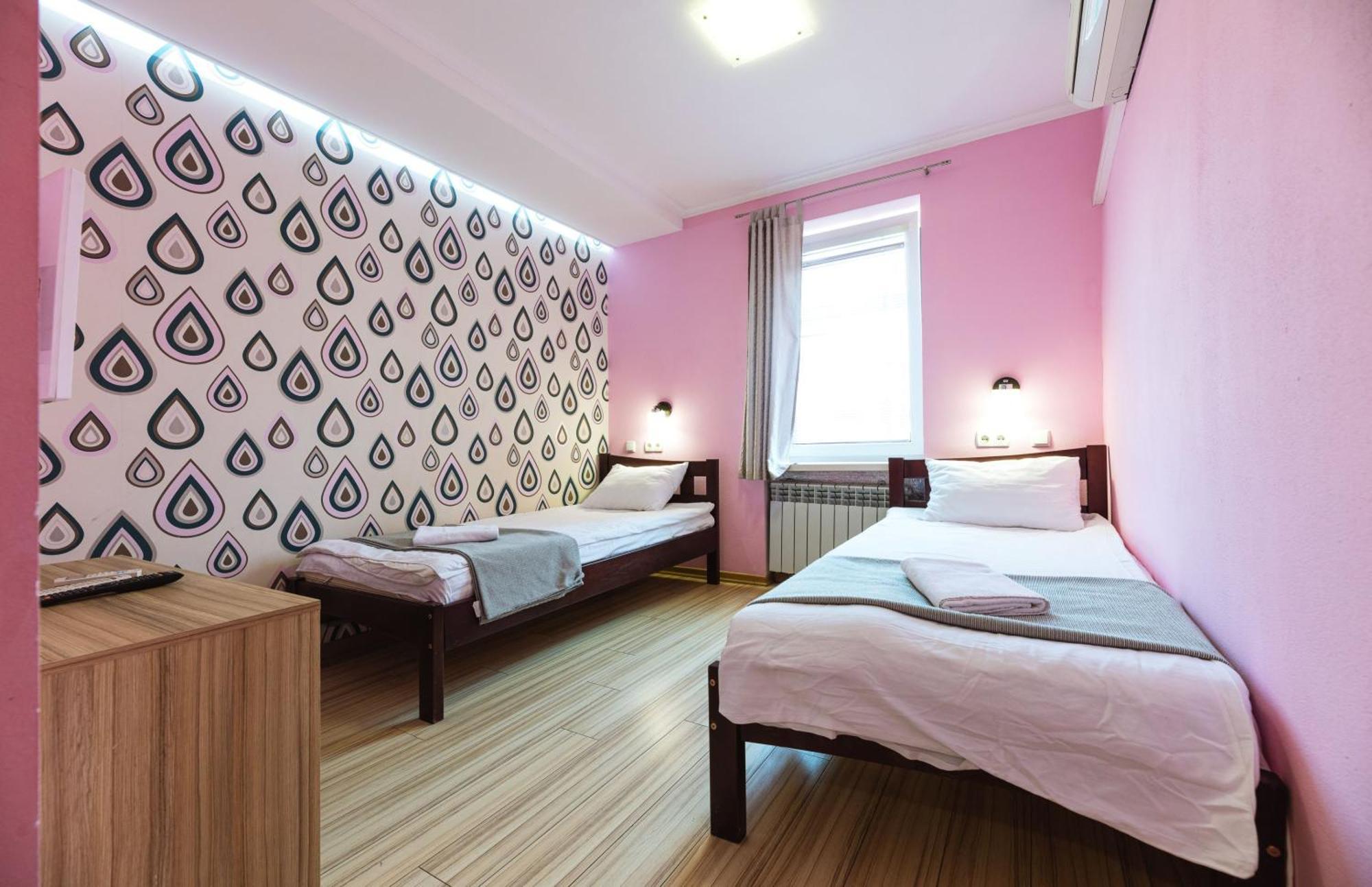 Guest House "Golden Gate 911 " Kyiv Exterior photo
