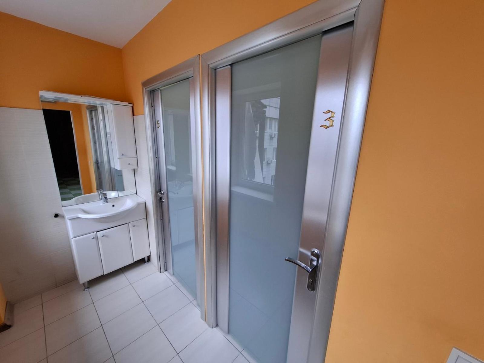 Guest House "Golden Gate 911 " Kyiv Exterior photo