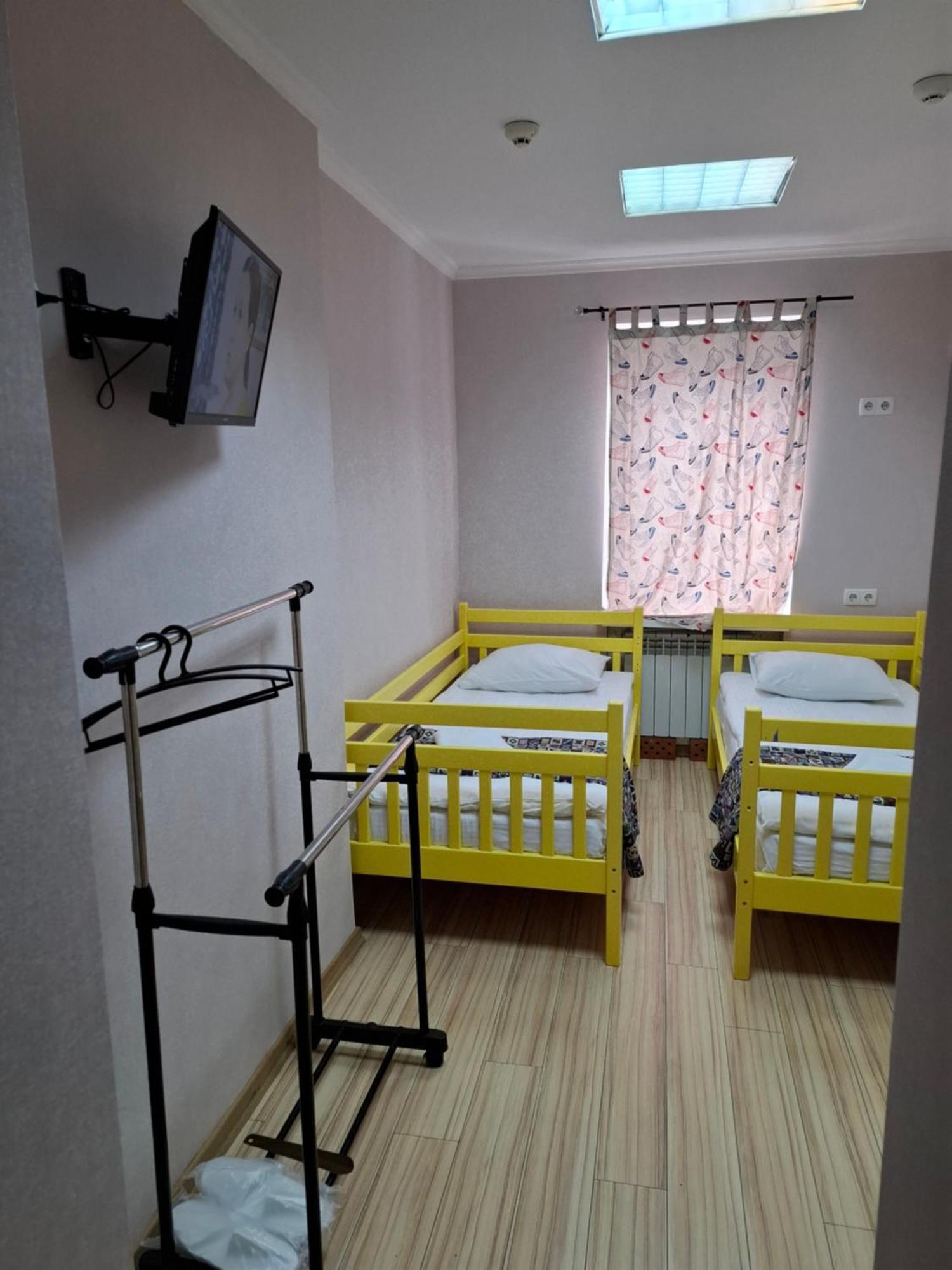 Guest House "Golden Gate 911 " Kyiv Exterior photo