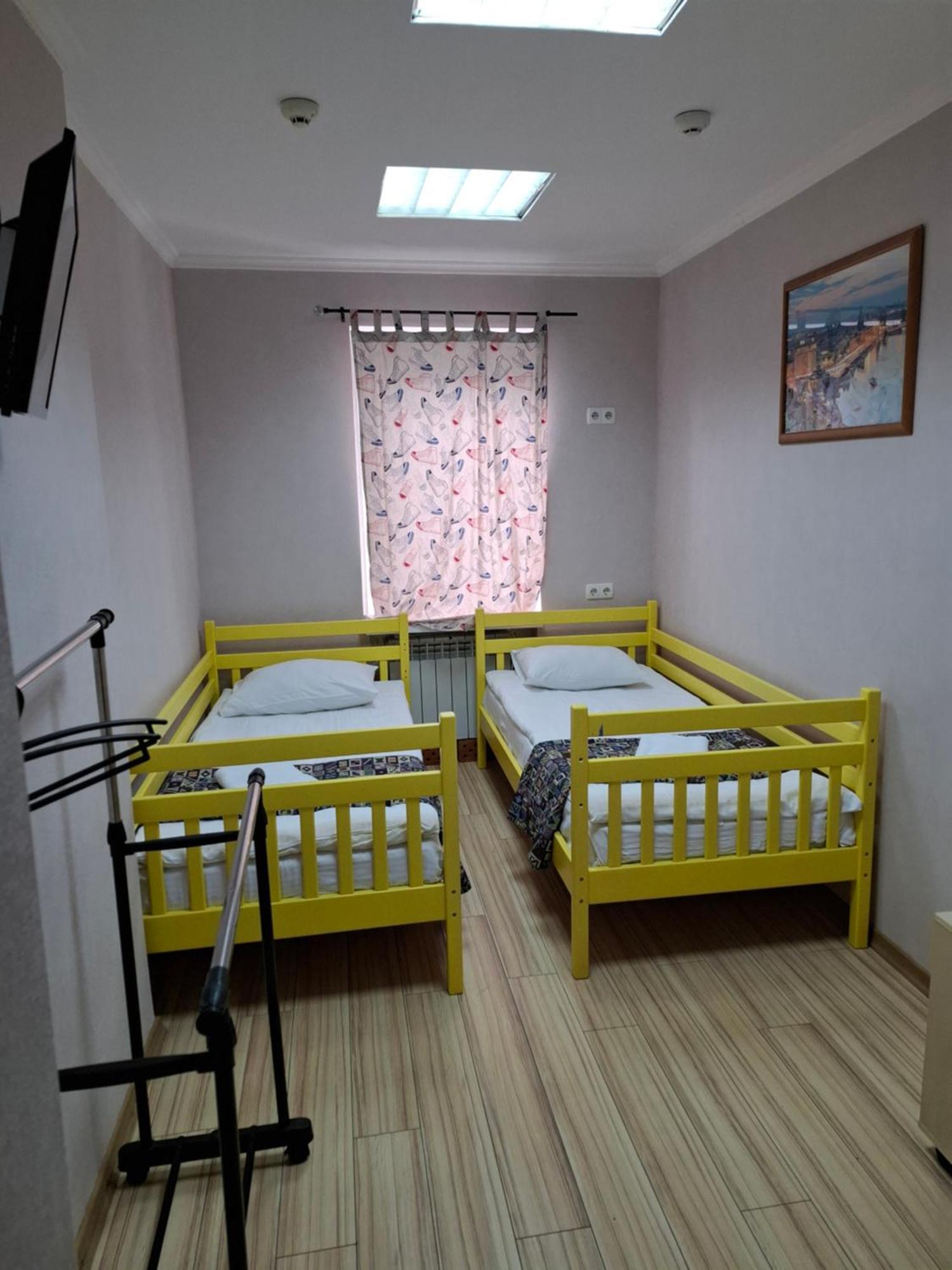 Guest House "Golden Gate 911 " Kyiv Exterior photo