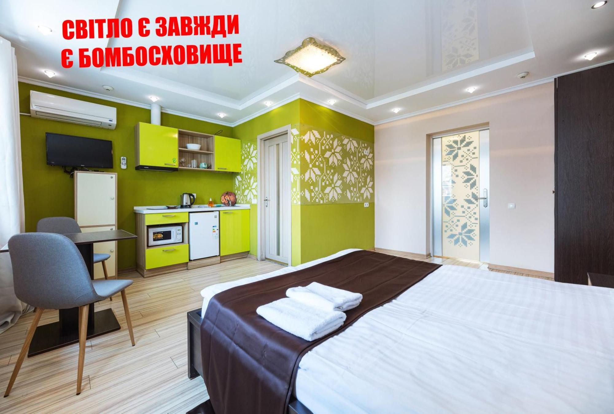 Guest House "Golden Gate 911 " Kyiv Exterior photo